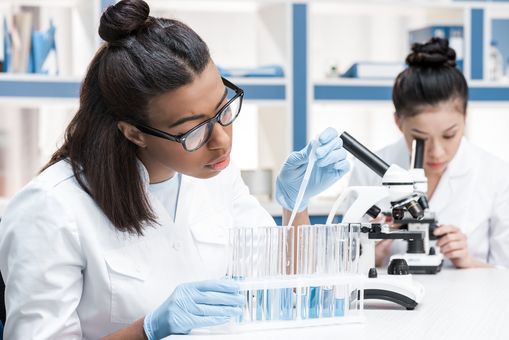 women scientists working
